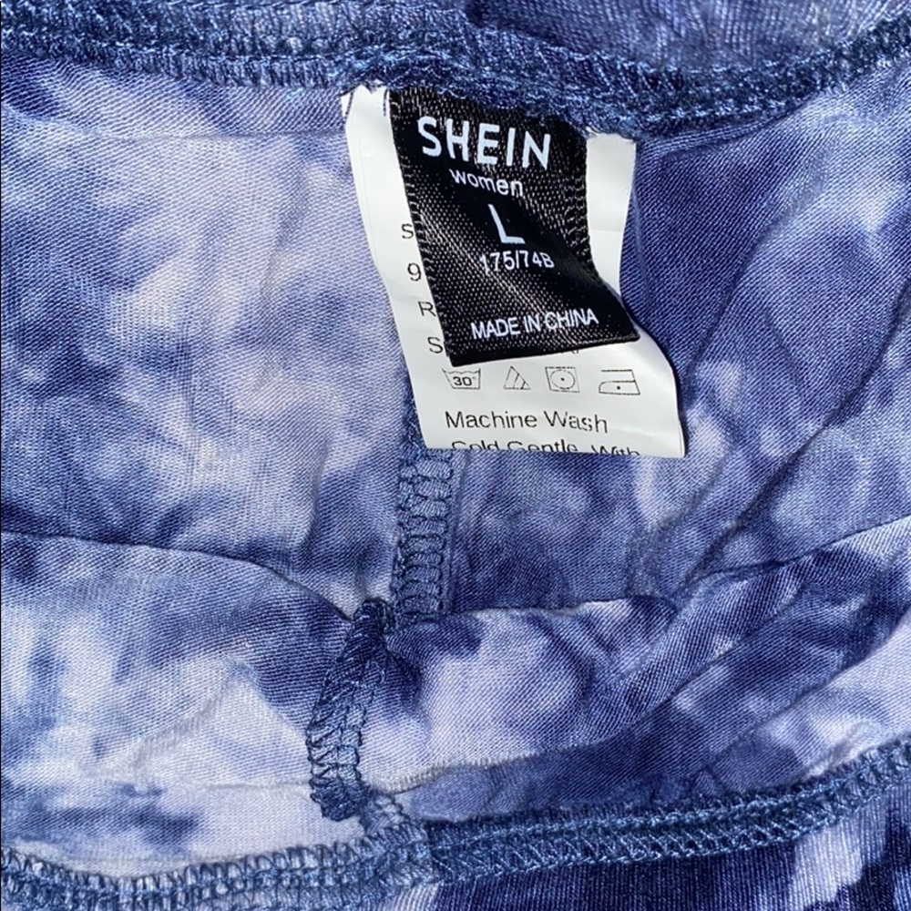 Shorts🌸 - Picture 2 of 4